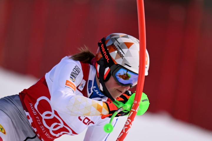 Vlhová v slalome štvrtá, znížila stratu na Shiffrinovú. Adam Žampa na 25. mieste